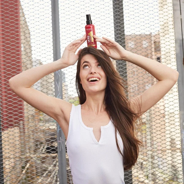 Spray 10-en-1 édition célébration UniqOne Revlon 150ML Spray 10-en-1 édition Célébration UniqOne Revlon 150ML -Produits Capillaires spray 10 en 1 edition celebration uniqone revlon 150ml 4